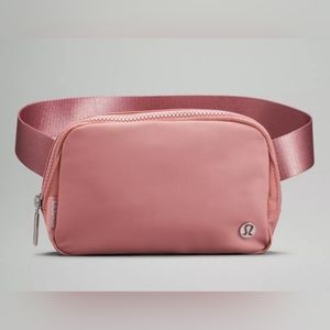 Lululemon Everywhere belt bag peach